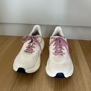 Hoka Arahi 8 - Women's SZ 8